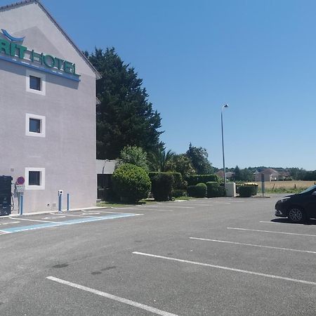 Brit Hotel Confort Pau Lons Exteriér fotografie