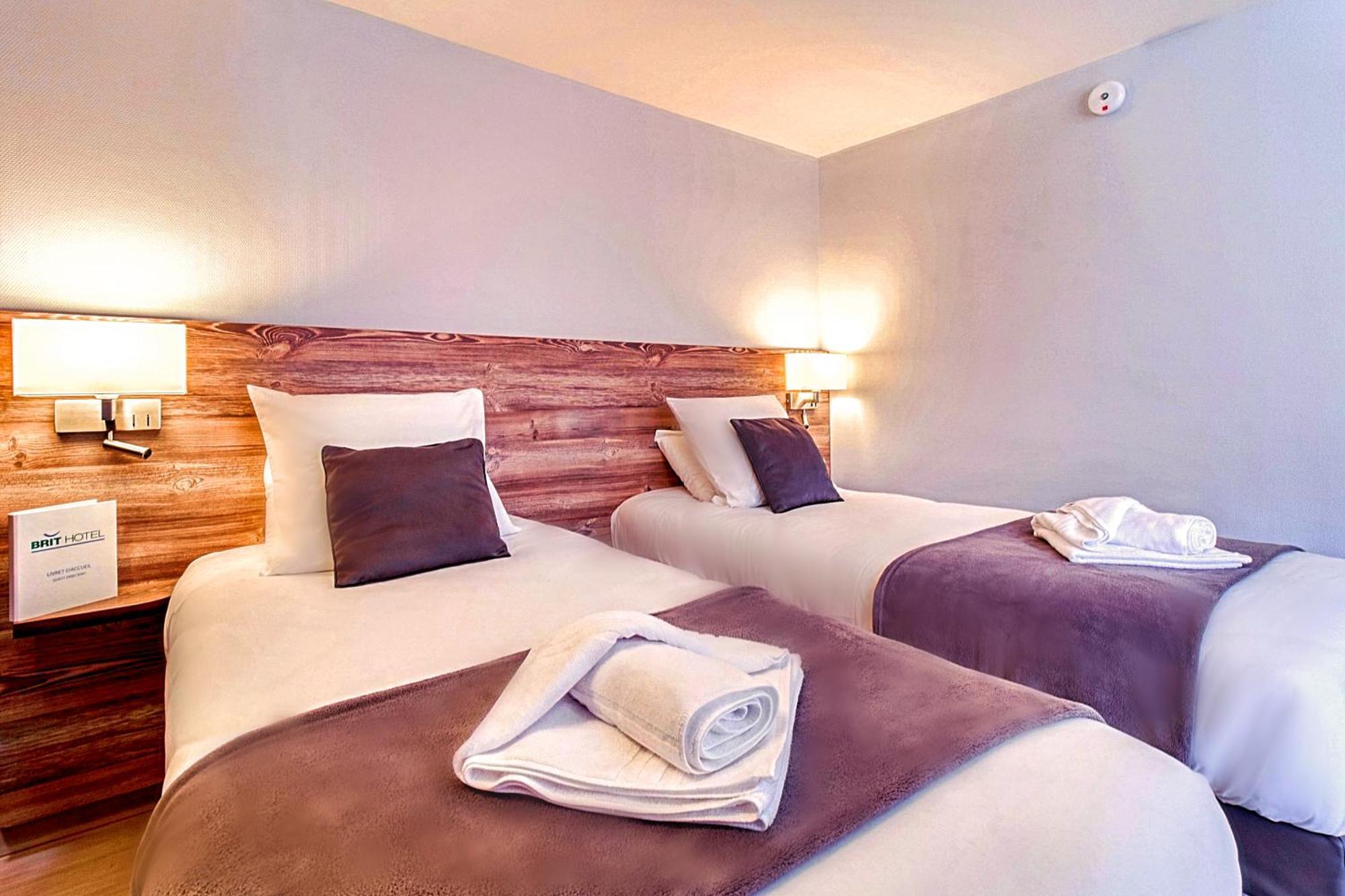 Brit Hotel Confort Pau Lons Exteriér fotografie
