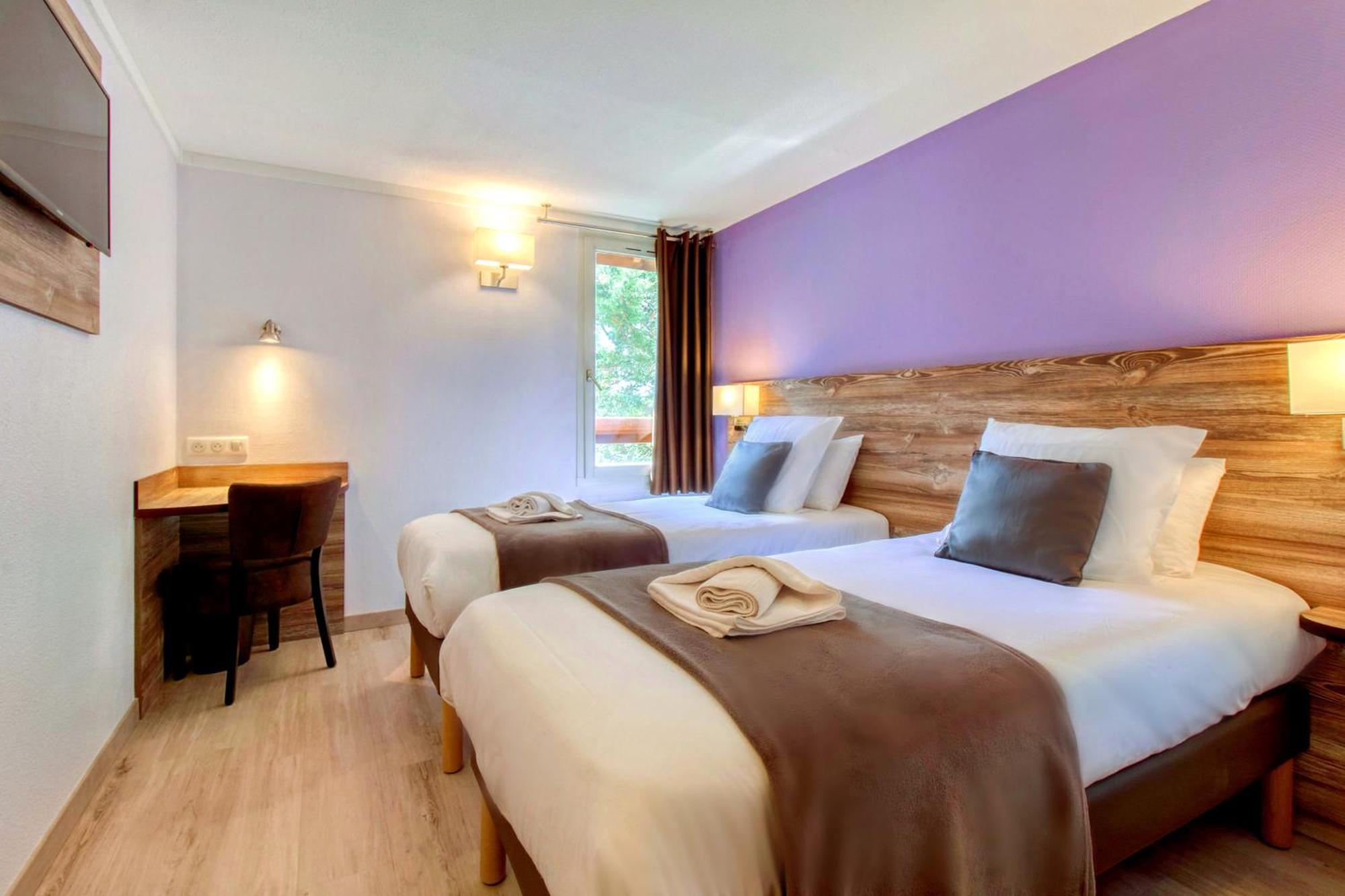 Brit Hotel Confort Pau Lons Exteriér fotografie
