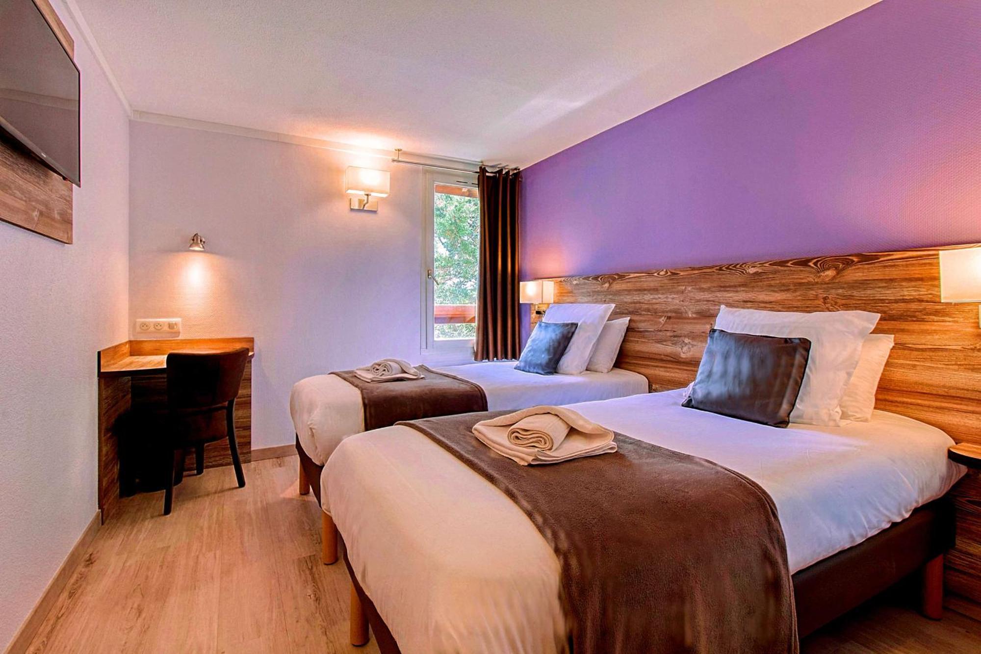 Brit Hotel Confort Pau Lons Exteriér fotografie