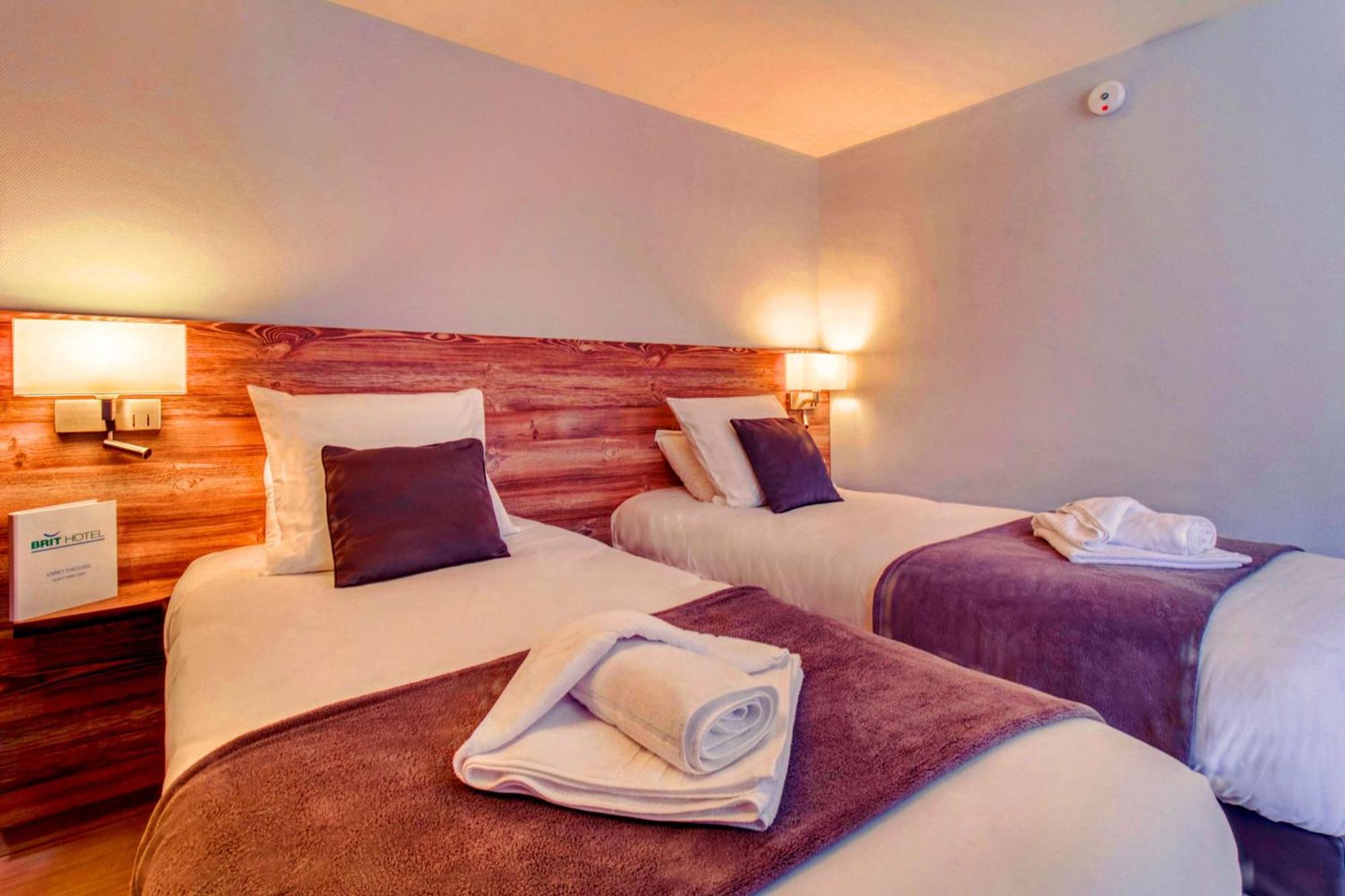 Brit Hotel Confort Pau Lons Exteriér fotografie