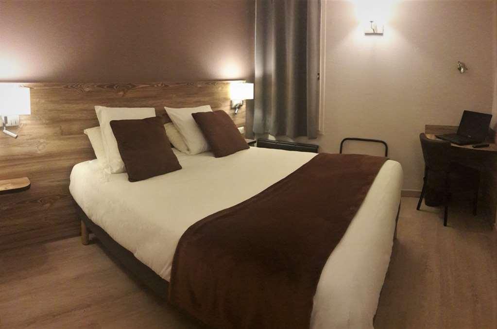 Brit Hotel Confort Pau Lons Pokoj fotografie