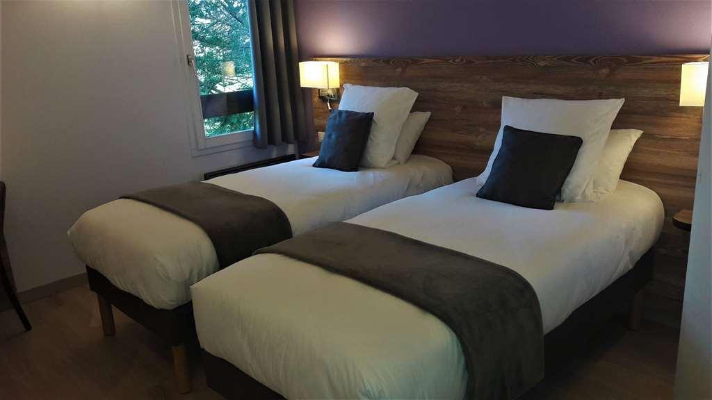 Brit Hotel Confort Pau Lons Pokoj fotografie