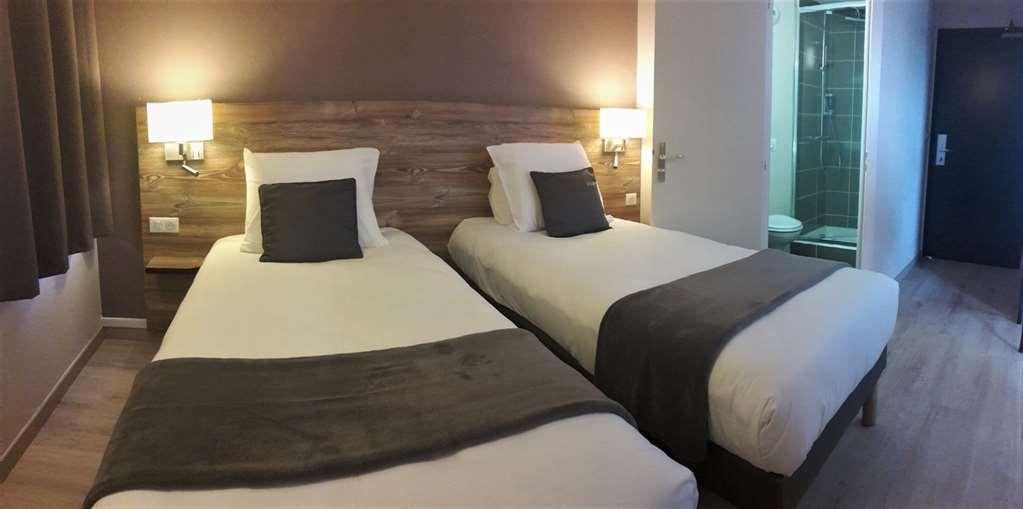 Brit Hotel Confort Pau Lons Pokoj fotografie